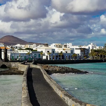 Vanesa Center أرّاثيفي